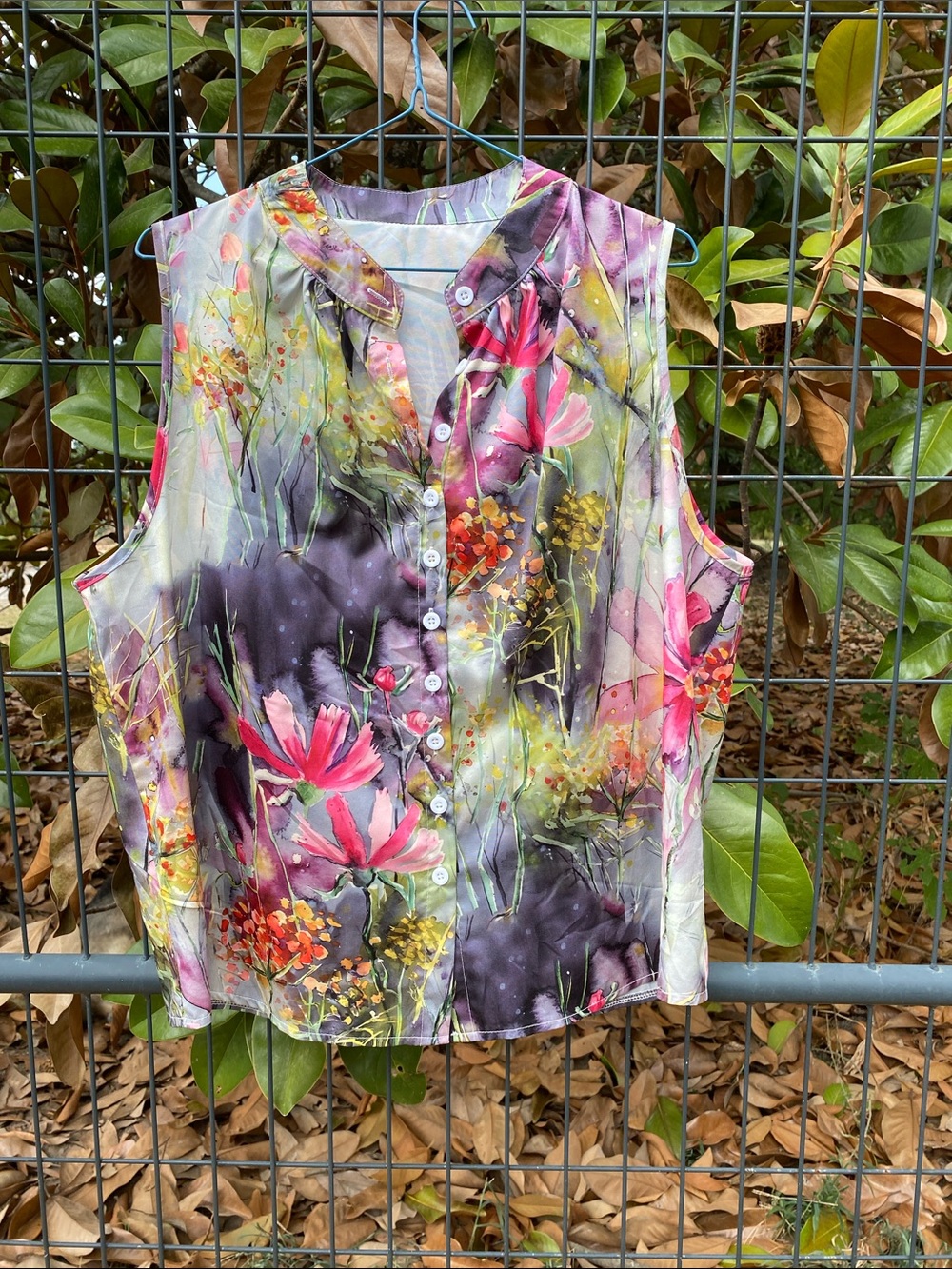 Unbranded Women's XL Sleeveless Colorful Flower Button-Down Blouse